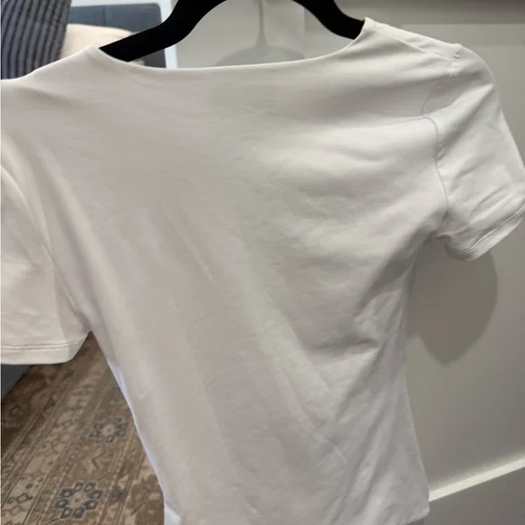 NWT Aritzia Original Contour Marvel T-Shirt - Picture 3 of 4